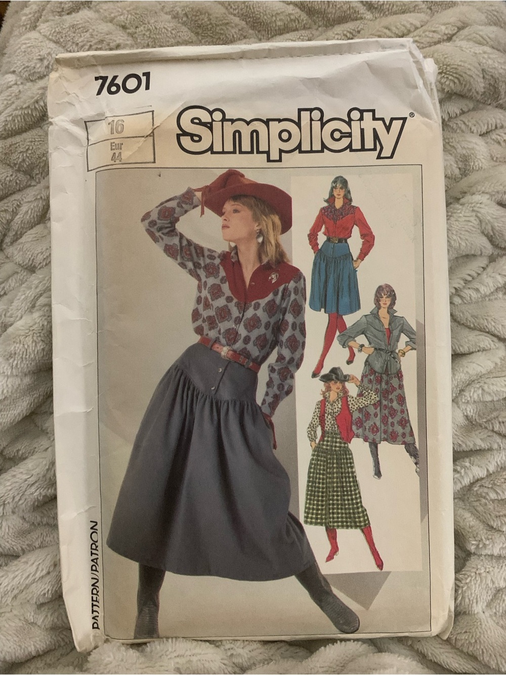 Vinted Simplicity 7601 Pattern for Women’s Western Top & Skirt. Uncut. Size 16.